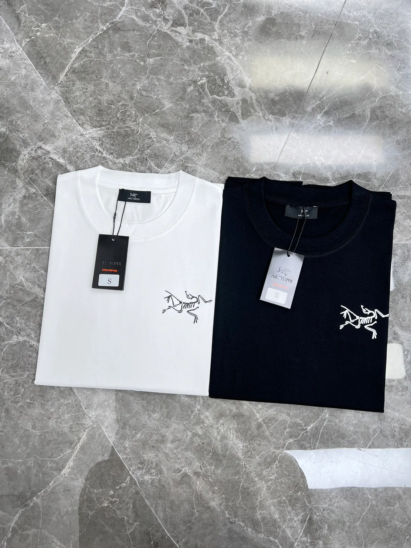 arcteryx🌟New Arrival T T Hot Sale 99 🐎🐎Size：S-XXL Black White 2 Size S 110 54 69 21 M 114 56 71 22 L 118 58 73 22 XL 122 60 75 23 2XL 126 62 77 23